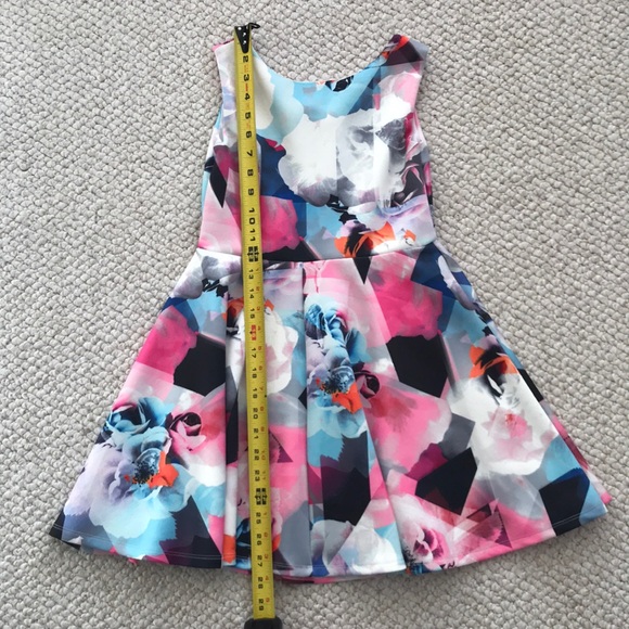 Flower print skater style Dress - Picture 8 of 8